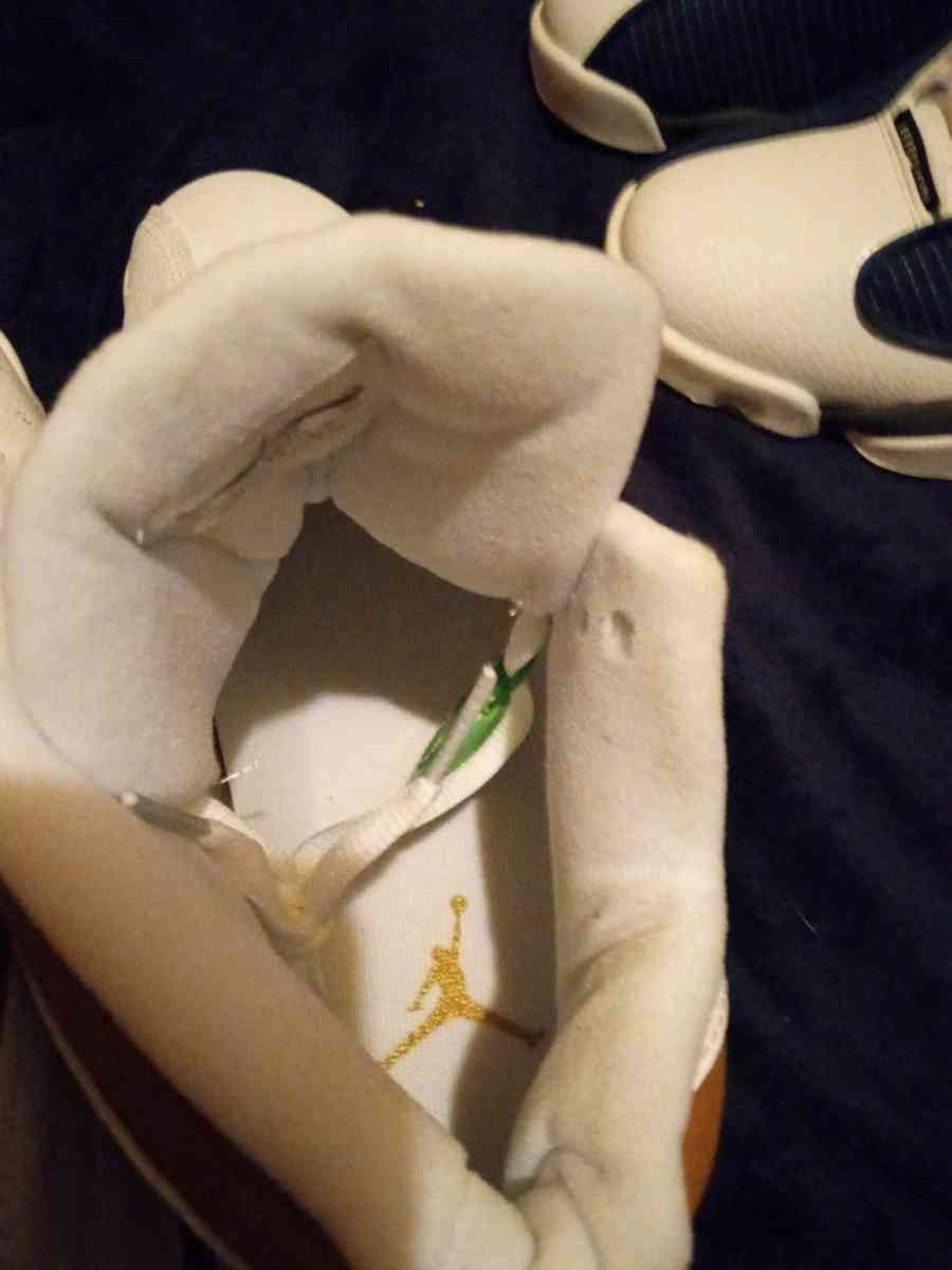 Jordan retro 13  authentic size 12 - Detroit, Michigan - FleaMarketBay