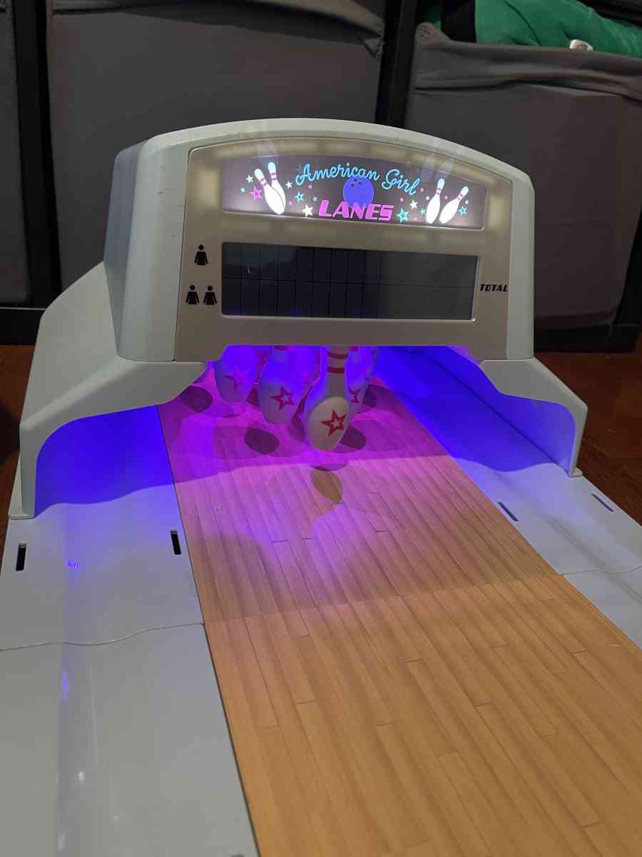 American girl bowling set - Lyndhurst, New Jersey - FleaMarketBay