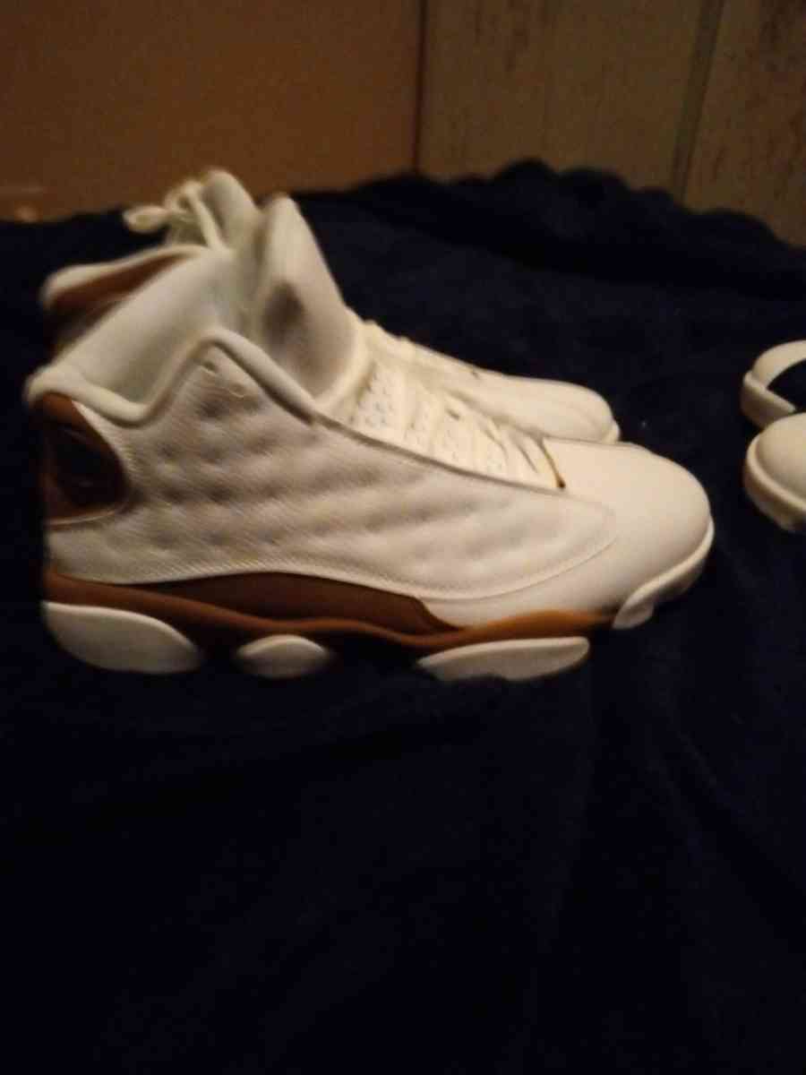 Jordan retro 13  authentic size 12 - Detroit, Michigan - FleaMarketBay