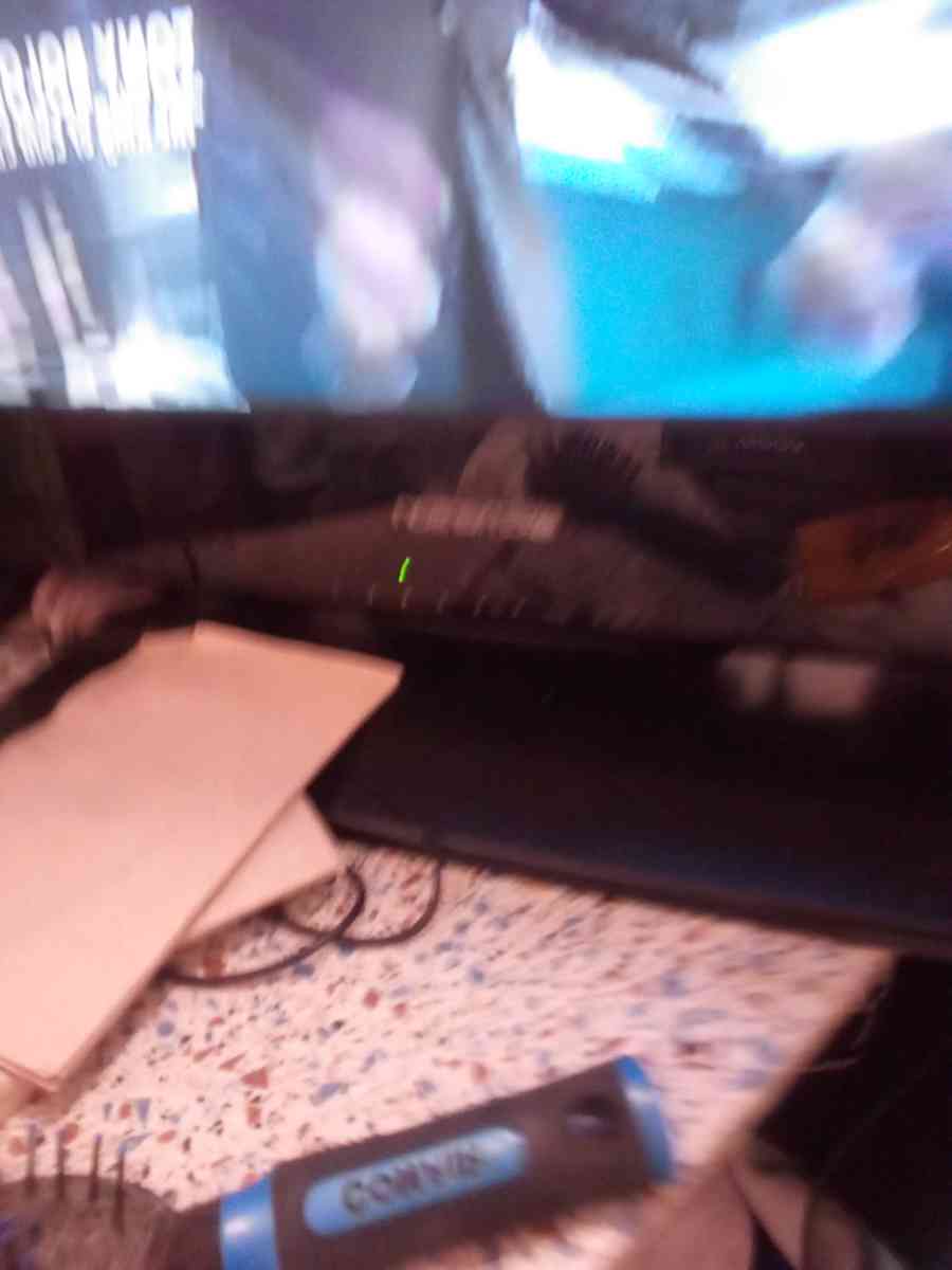 26 inch Emerson tv with built in DVD player - Alpine, Arizona - FleaMarketBay