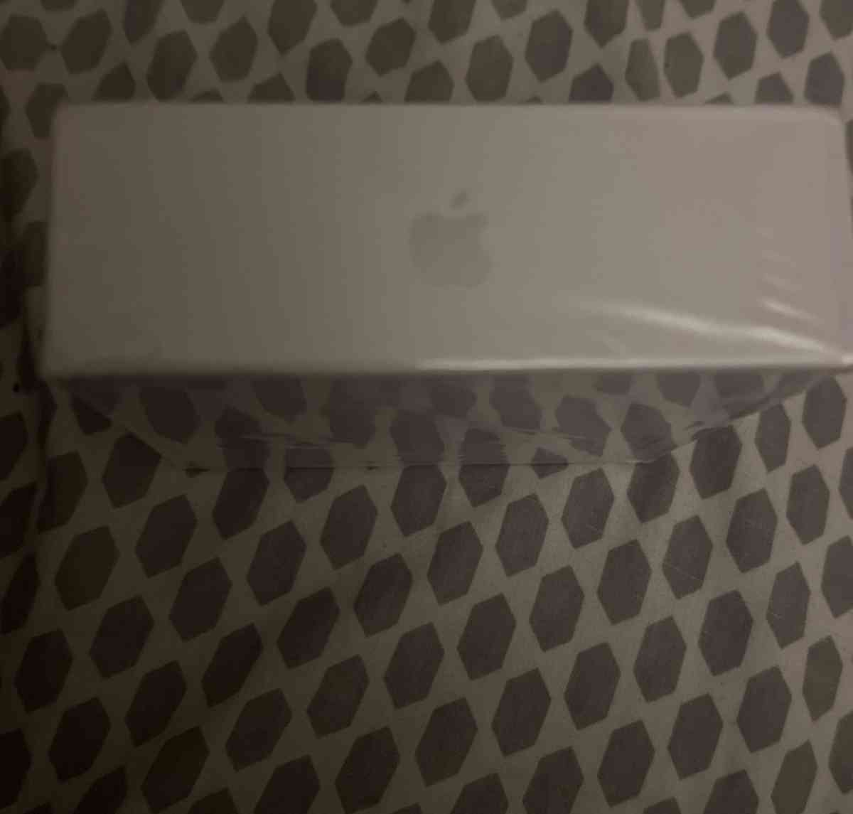 air pods gen 2 - Saint Petersburg, Florida - FleaMarketBay