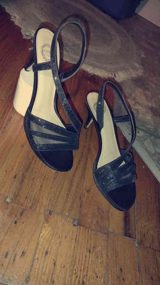 Womens Size 9 black heels - Bethel, Ohio