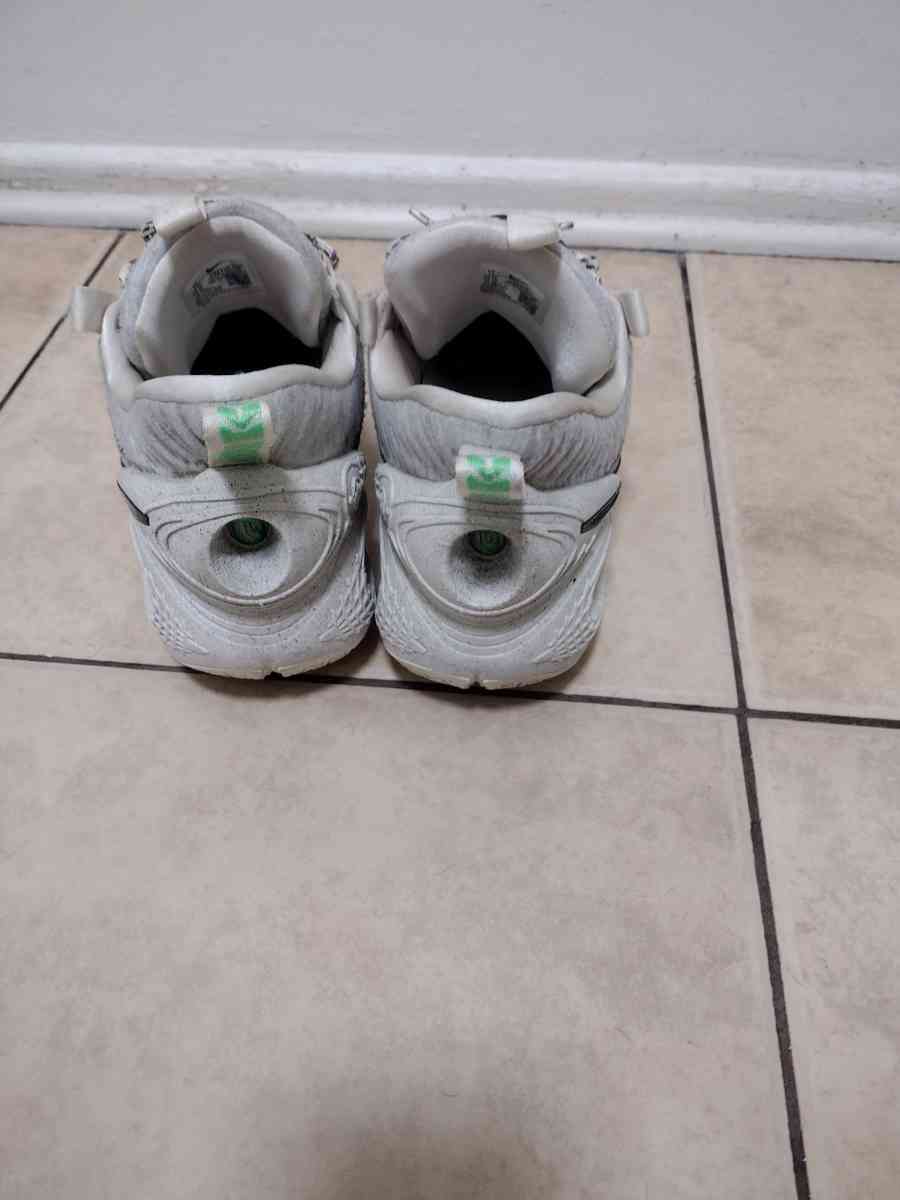 Nike Cosmic Unity Size 12 Mens - Hawthorne, California - FleaMarketBay