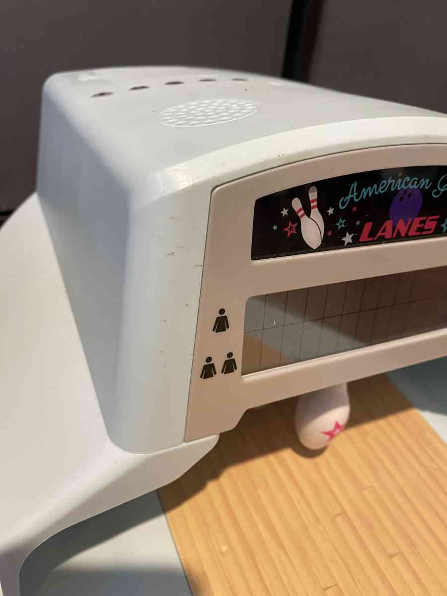 American girl bowling set - Lyndhurst, New Jersey - FleaMarketBay