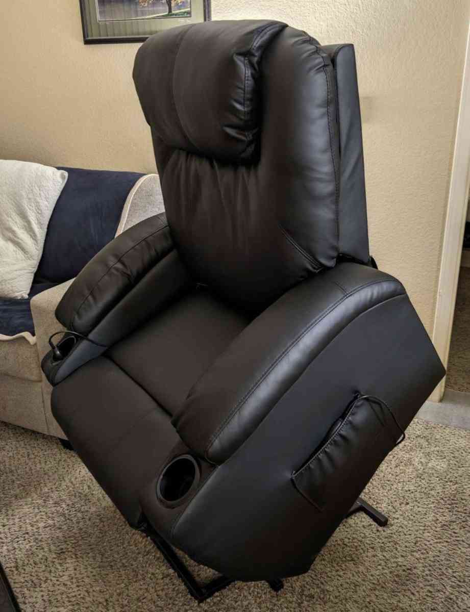 Powerlifting recliner with heat and massage options - Las Vegas, Nevada - FleaMarketBay