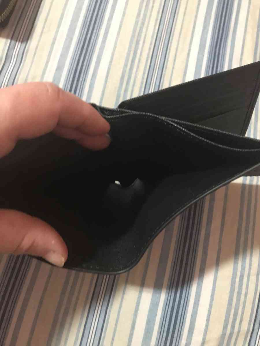 mens wallet - Fairfax, Virginia - FleaMarketBay
