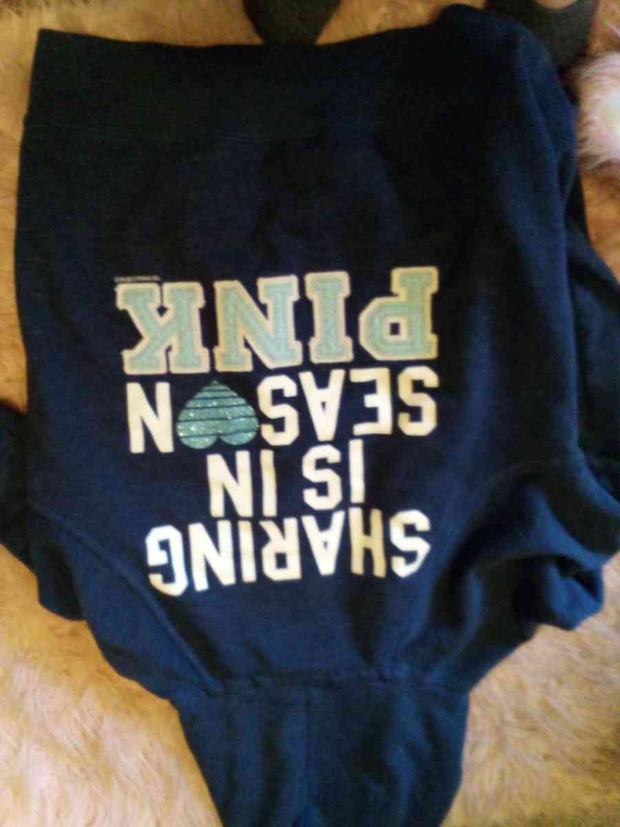 clothes - Chattanooga, Tennessee - FleaMarketBay