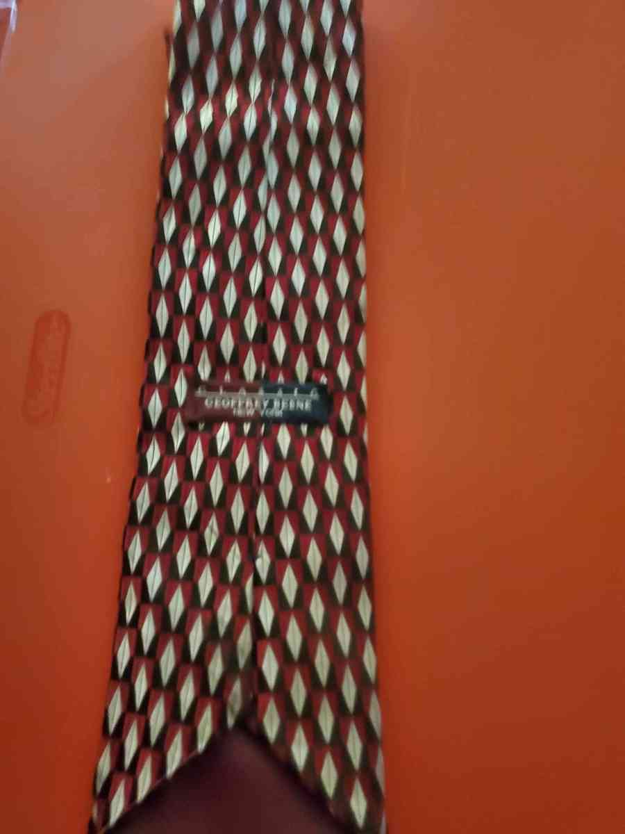 Jeffrey Beene New York tie 56 inches long Bottom of the tie - Altoona, Alabama