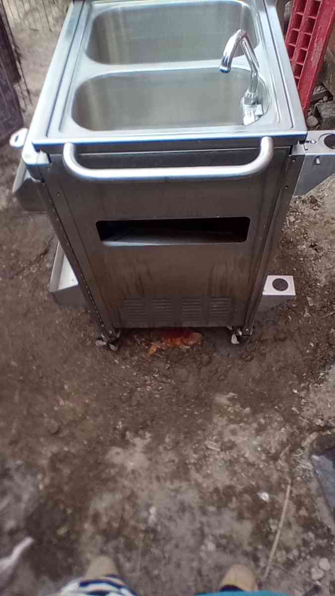 stainless steel small sink - Blue Diamond, Nevada - FleaMarketBay