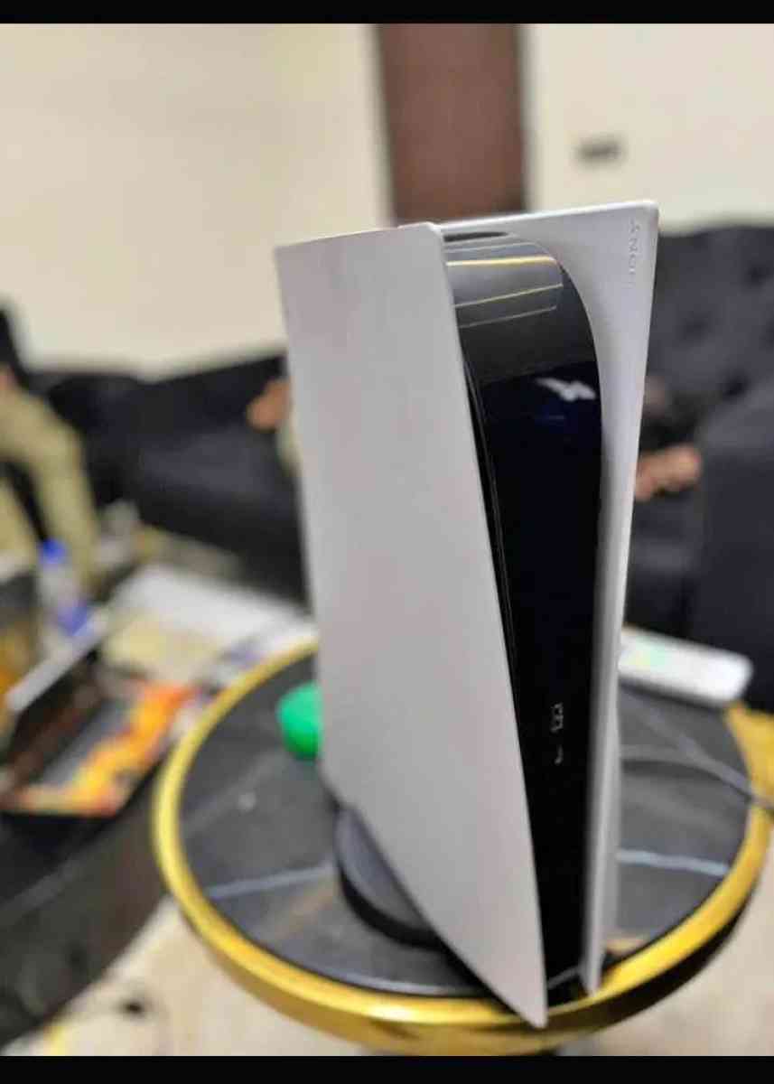 ps5 I havent used it yet - Lansing, Michigan - FleaMarketBay