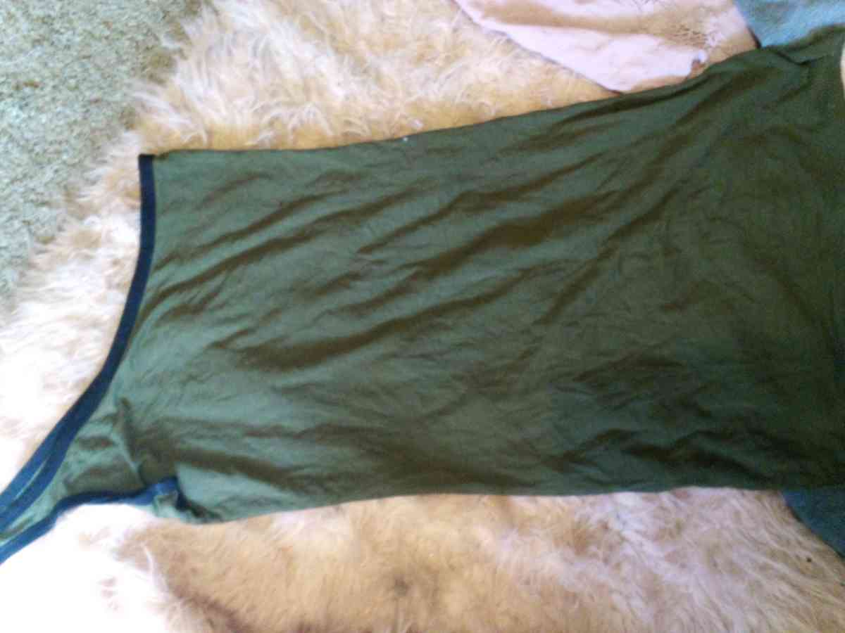 clothes - Chattanooga, Tennessee - FleaMarketBay