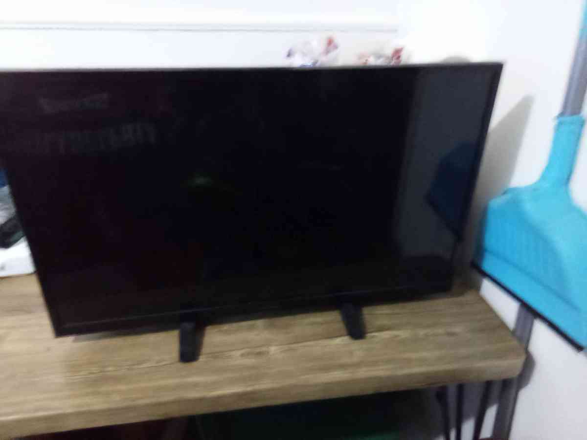 32in the TV is a really good condition - Marcus Hook, Pennsylvania