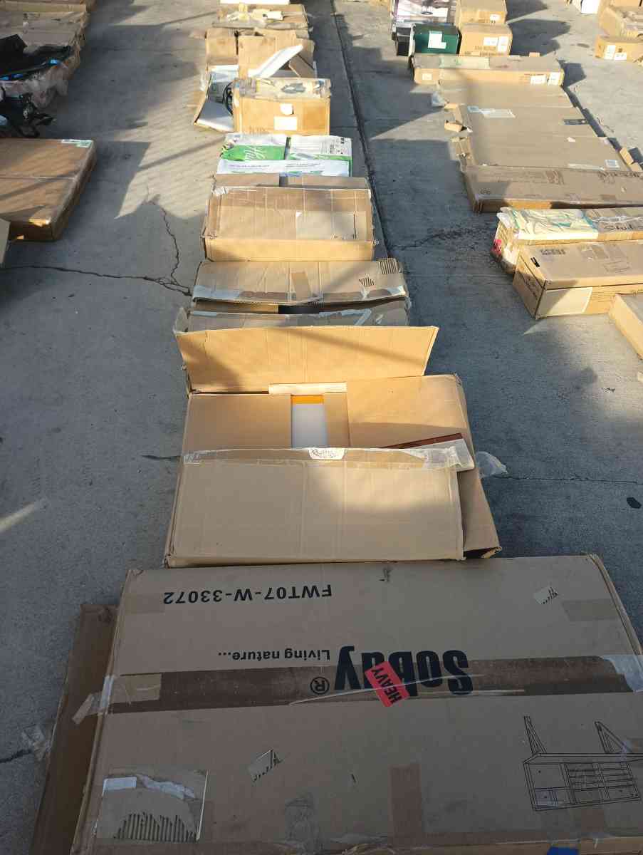 buy one item get one free Amazon pallet sale - Las Vegas, Nevada - FleaMarketBay