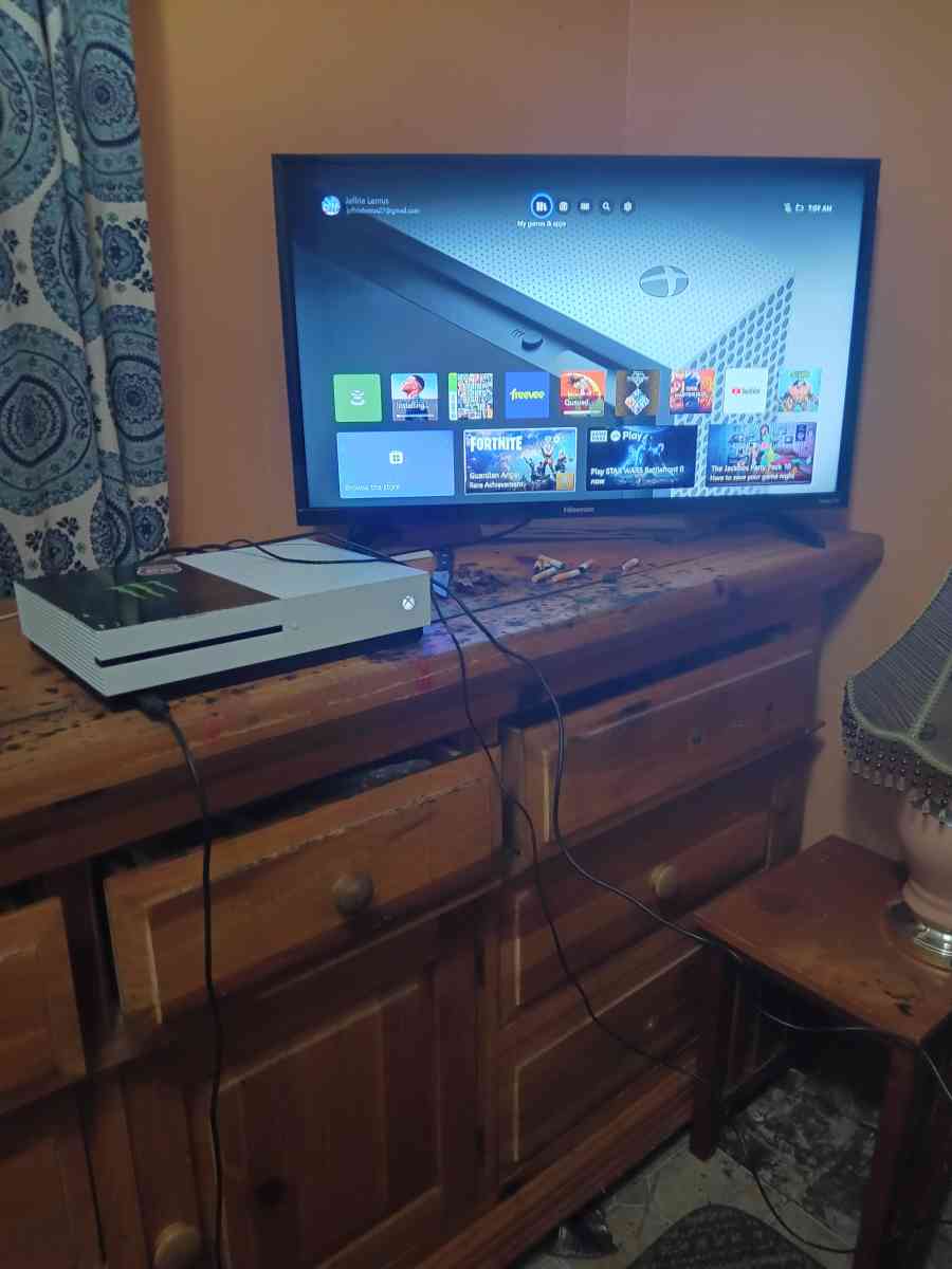 Microsoft Xbox One s 500gb Blu ray disc model bundle - Highland City, Florida - FleaMarketBay