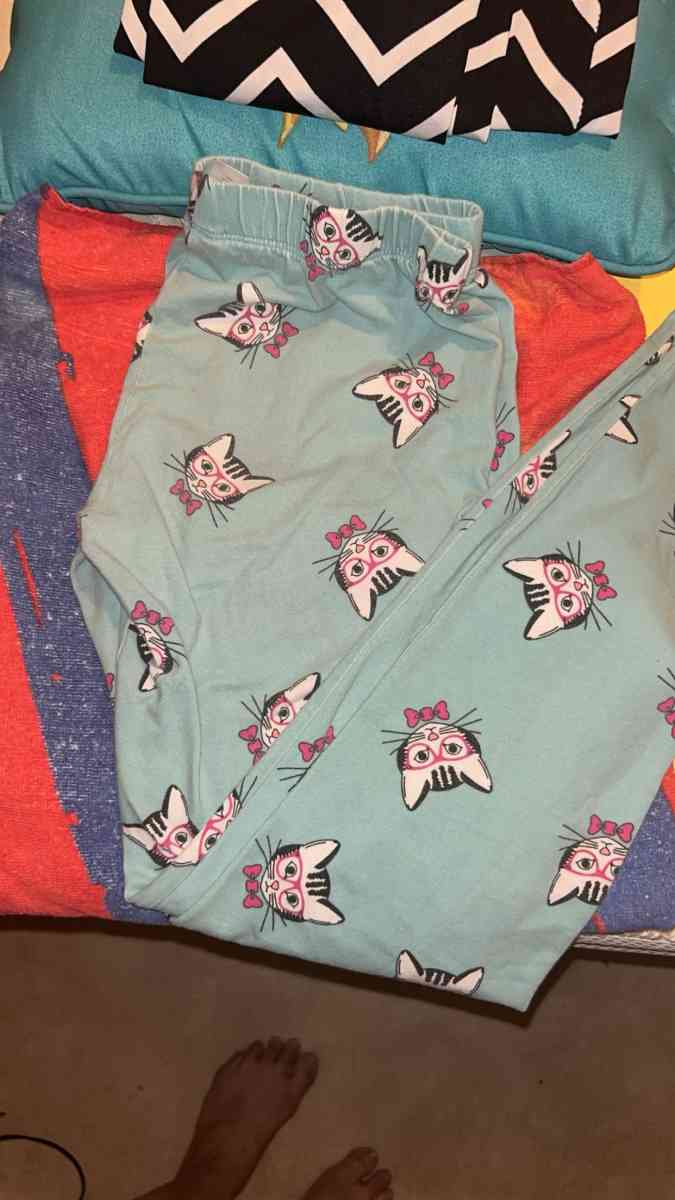 4 Pairs of Leggings - Texarkana, Arkansas - FleaMarketBay