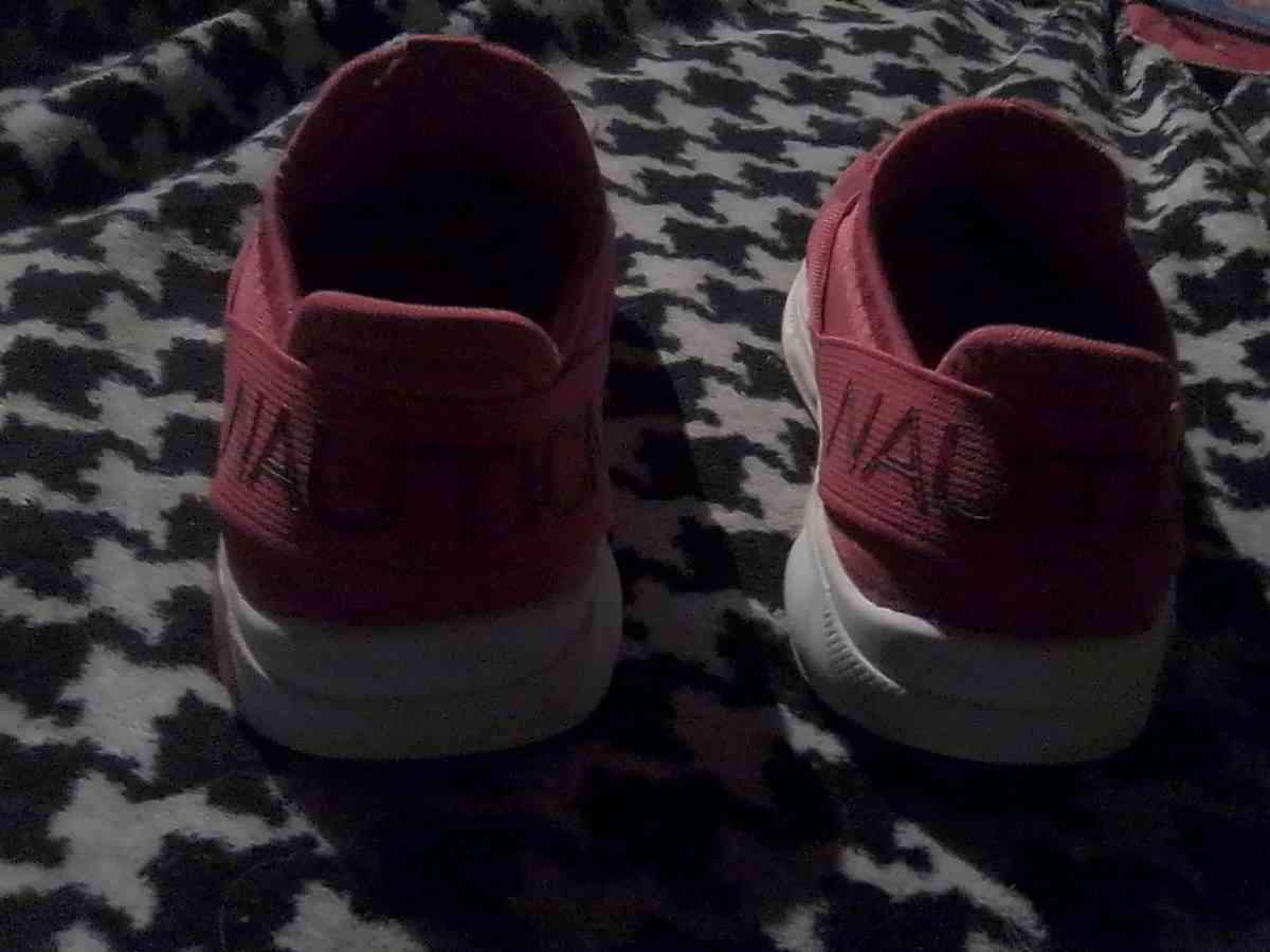 Nautica Kids Light Up Flashing Sneakers - Phillipsburg, New Jersey - FleaMarketBay