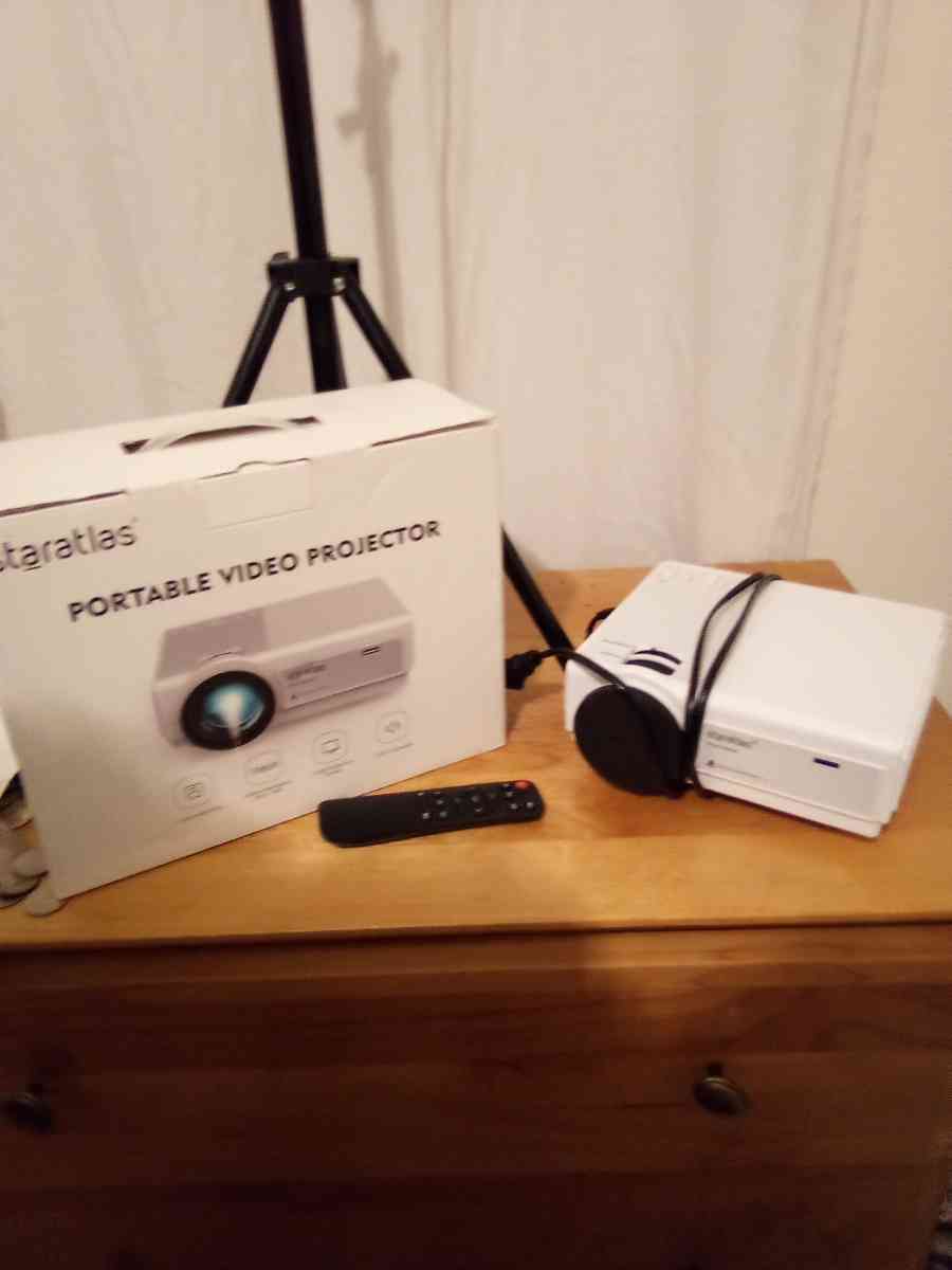 portable video projector - Portland, Oregon
