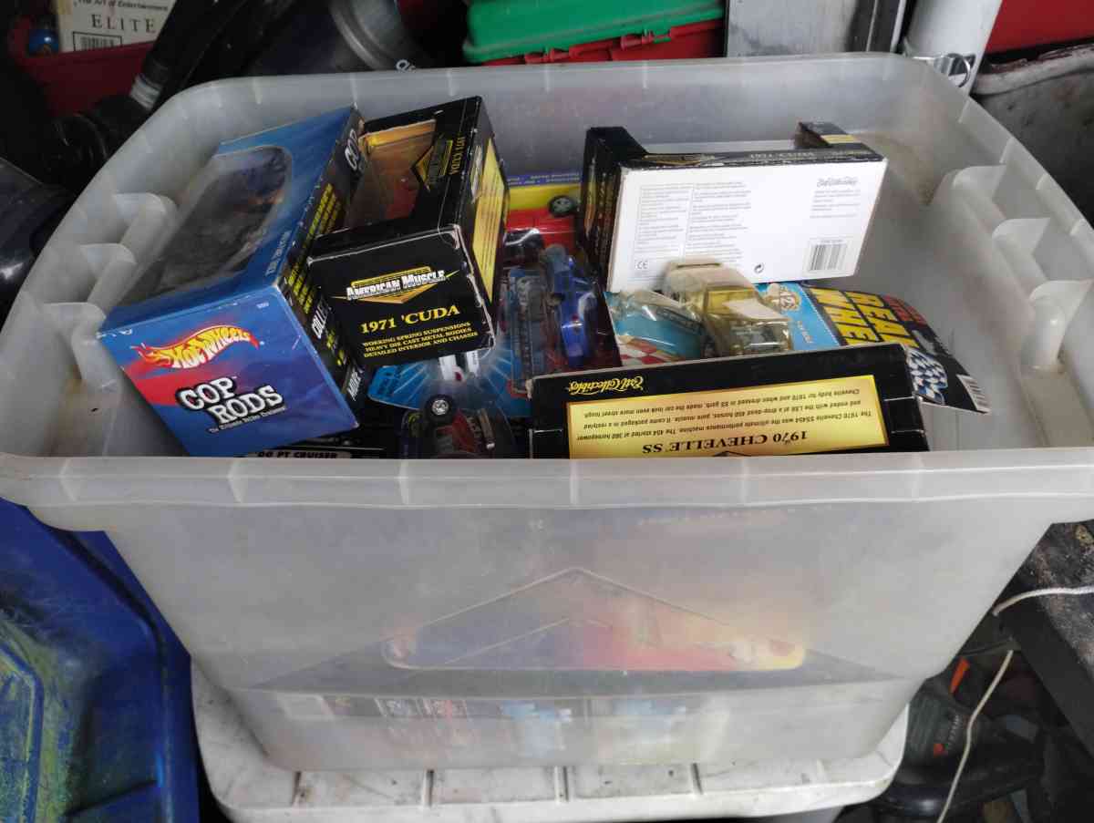 Hot Wheels and other diecast cars and trucks - Peoria, Arizona