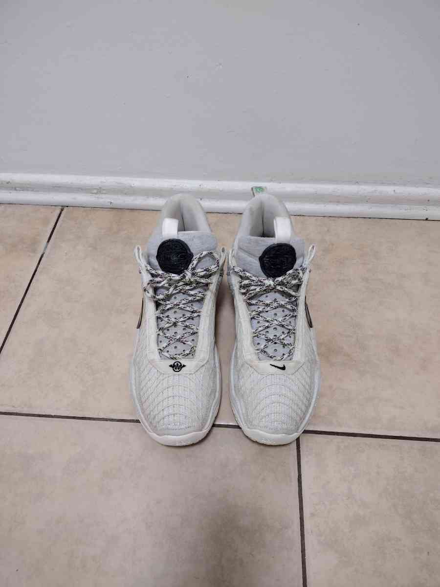 Nike Cosmic Unity Size 12 Mens - Hawthorne, California