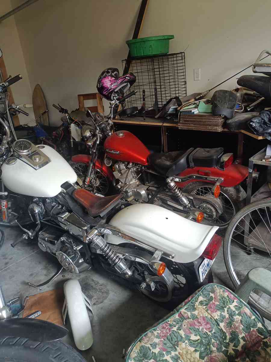 items not used anymore making clutter - Virginia Beach, Virginia - FleaMarketBay