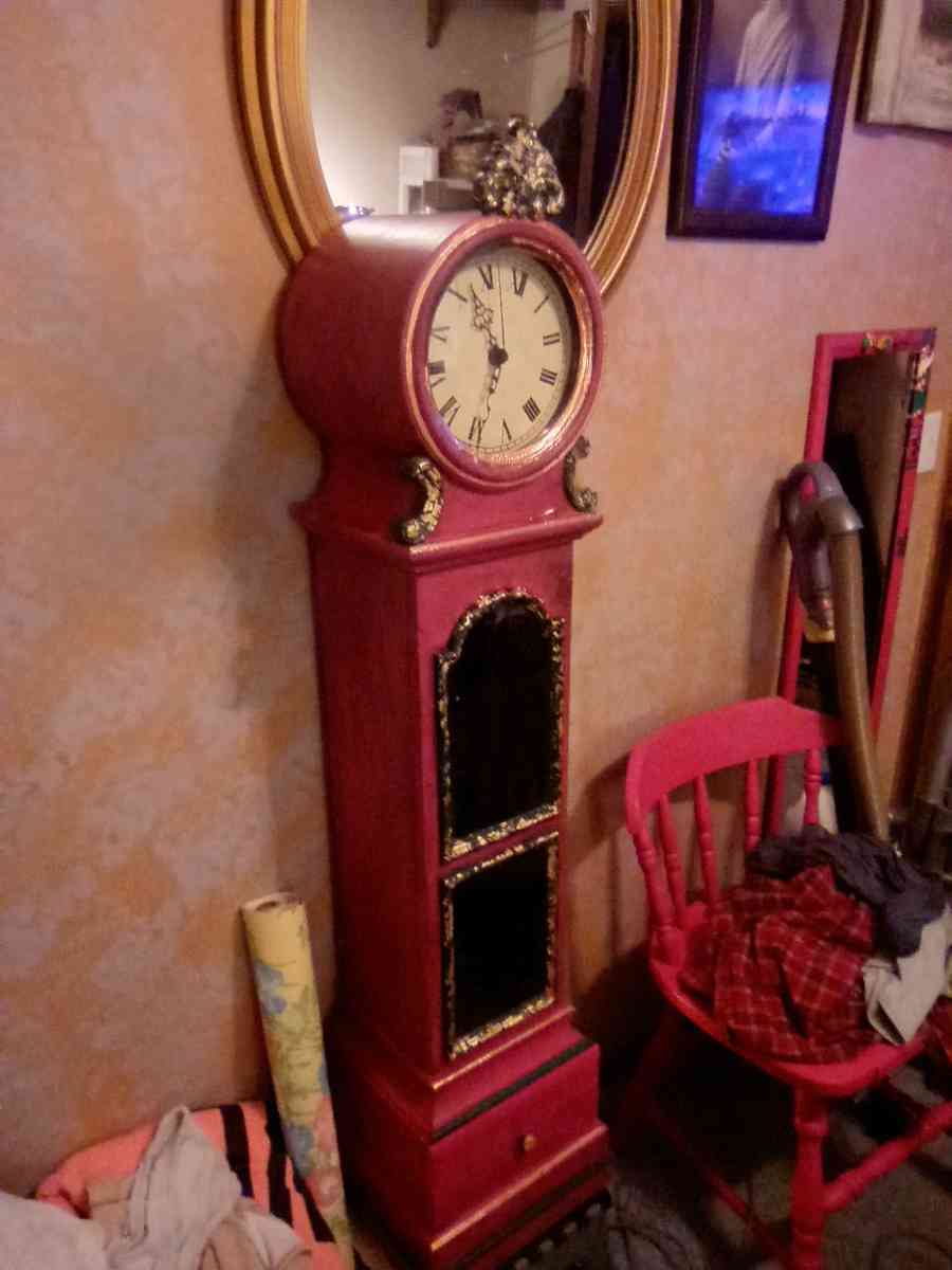 granddaughter clock 5 ft tall keeps perfect time unknown mak - Woodward, Oklahoma - FleaMarketBay