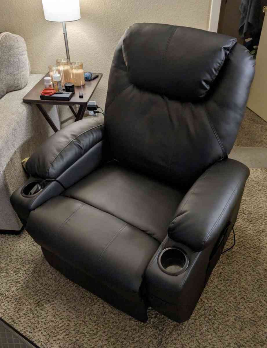 Powerlifting recliner with heat and massage options - Las Vegas, Nevada - FleaMarketBay