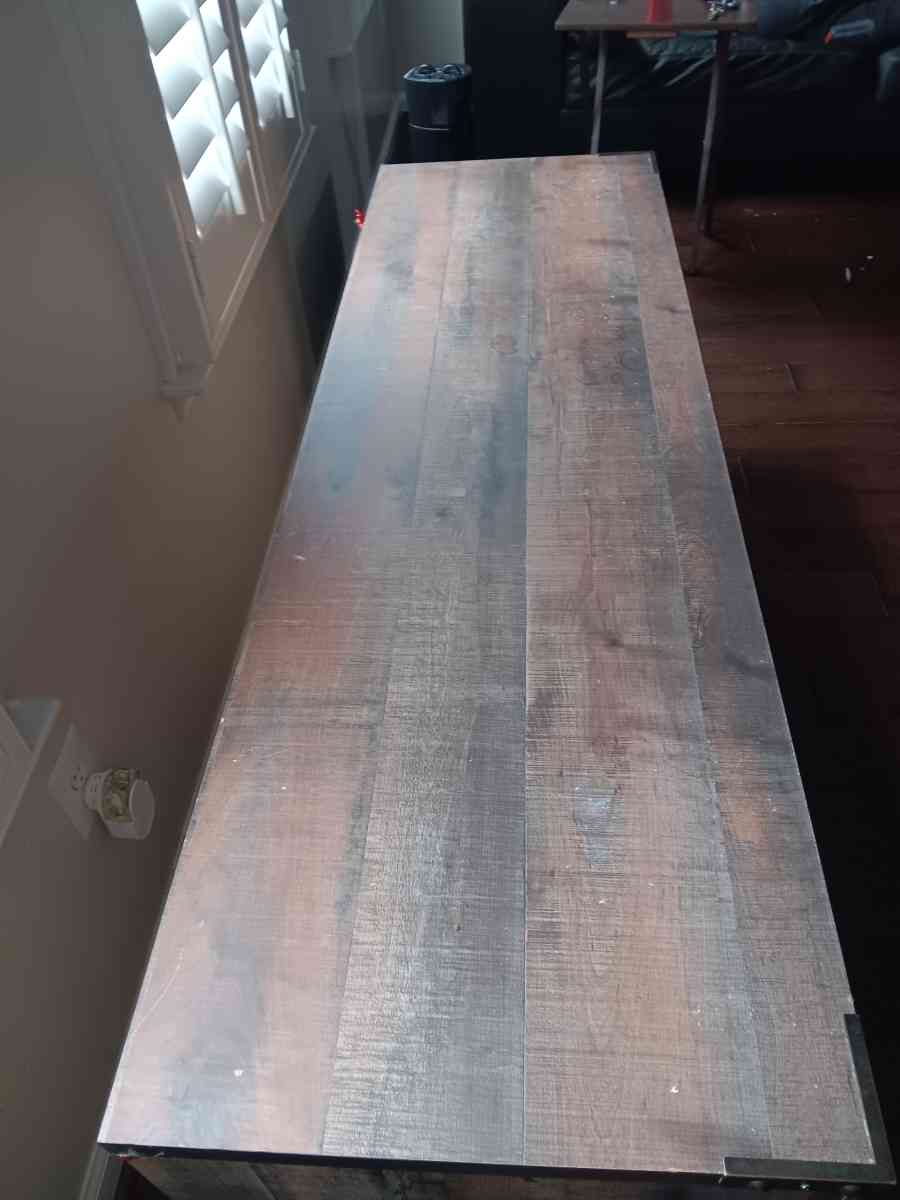 bedroom frame rails and two dressers - Woodbridge, Virginia - FleaMarketBay