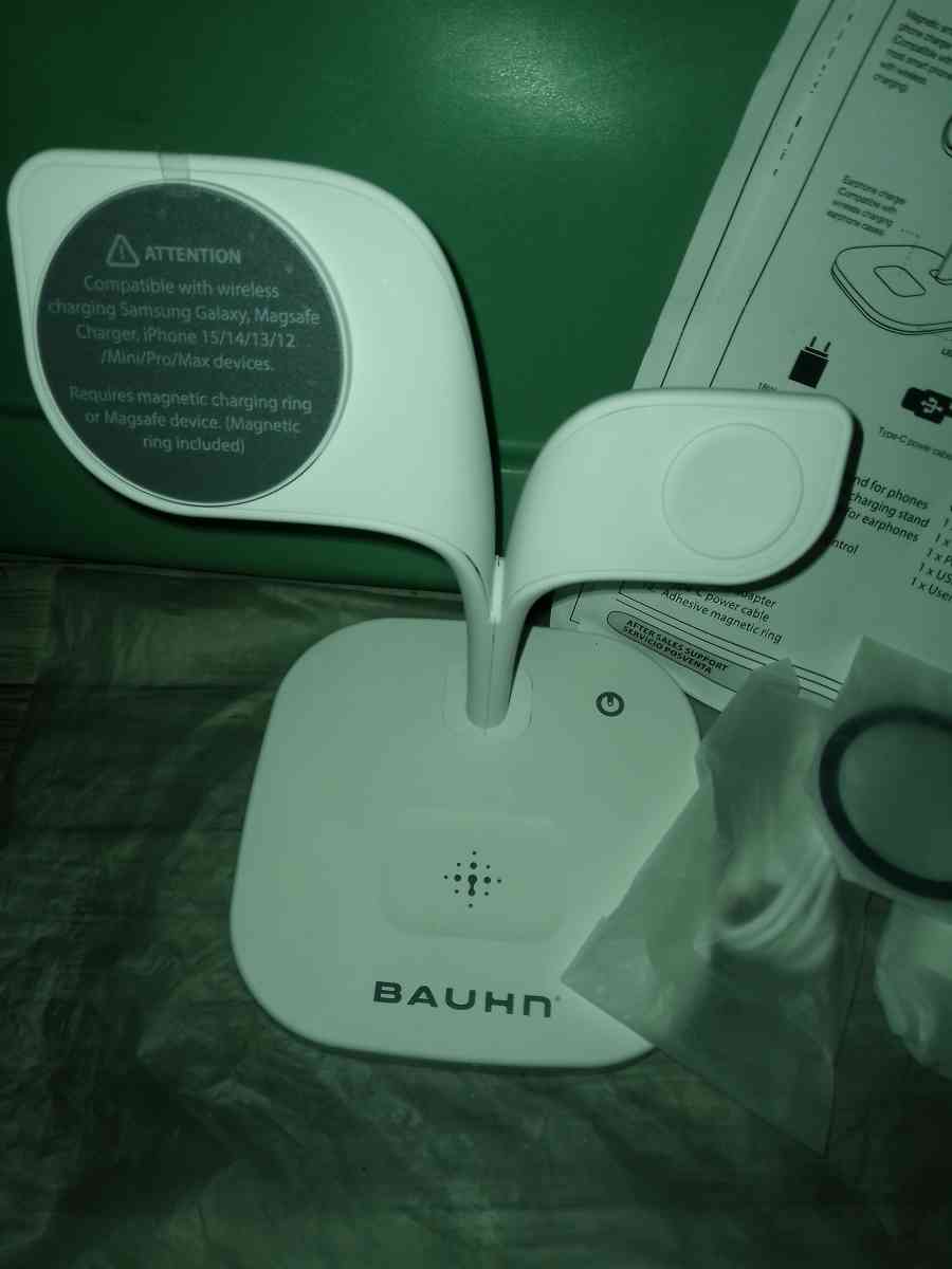 Charging station - Los Angeles, California - FleaMarketBay