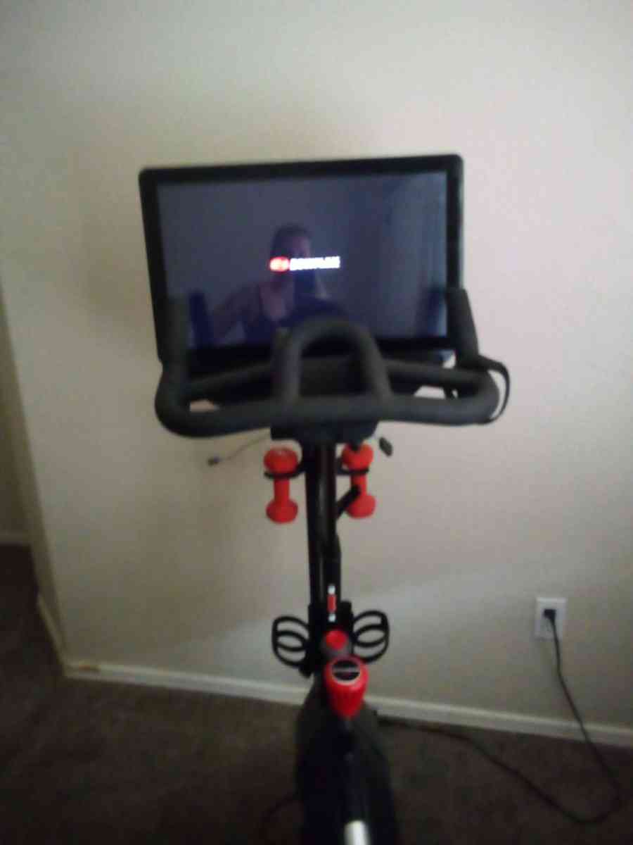 Bowflex velocore exercise bike w Lean technology - Avondale, Arizona - FleaMarketBay