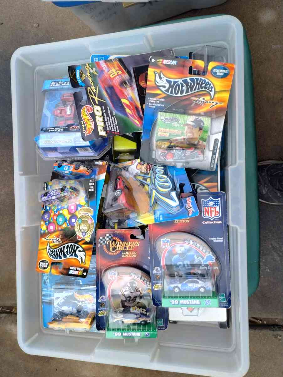 Hot Wheels and other diecast cars and trucks - Peoria, Arizona - FleaMarketBay
