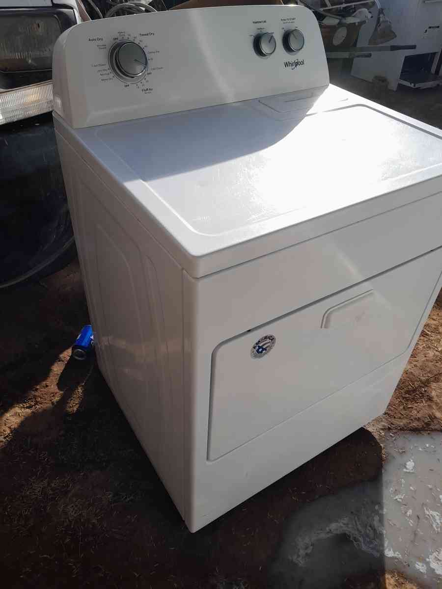 WHIRLPOOL WASHER DRYER ELECTRIC WHITE ON WHITE JUST LIKE NEW - Alpine, Arizona - FleaMarketBay