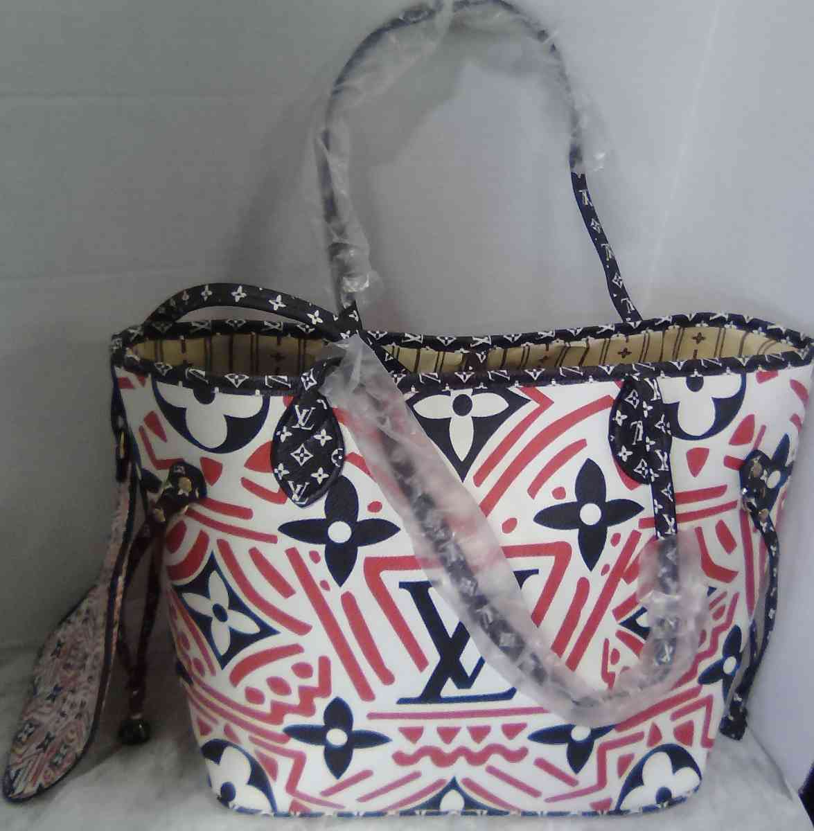 Women Name Brand Purses - Radcliff, Kentucky - FleaMarketBay