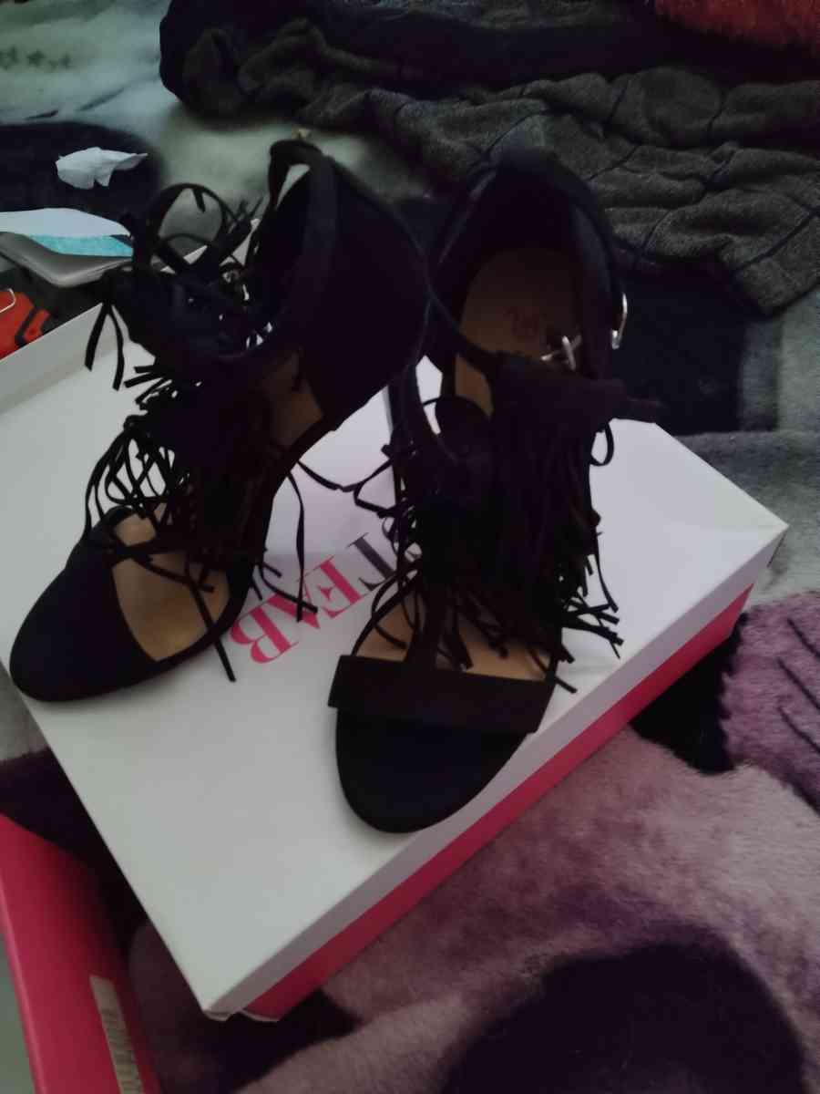 New high heels - Avondale, Arizona - FleaMarketBay