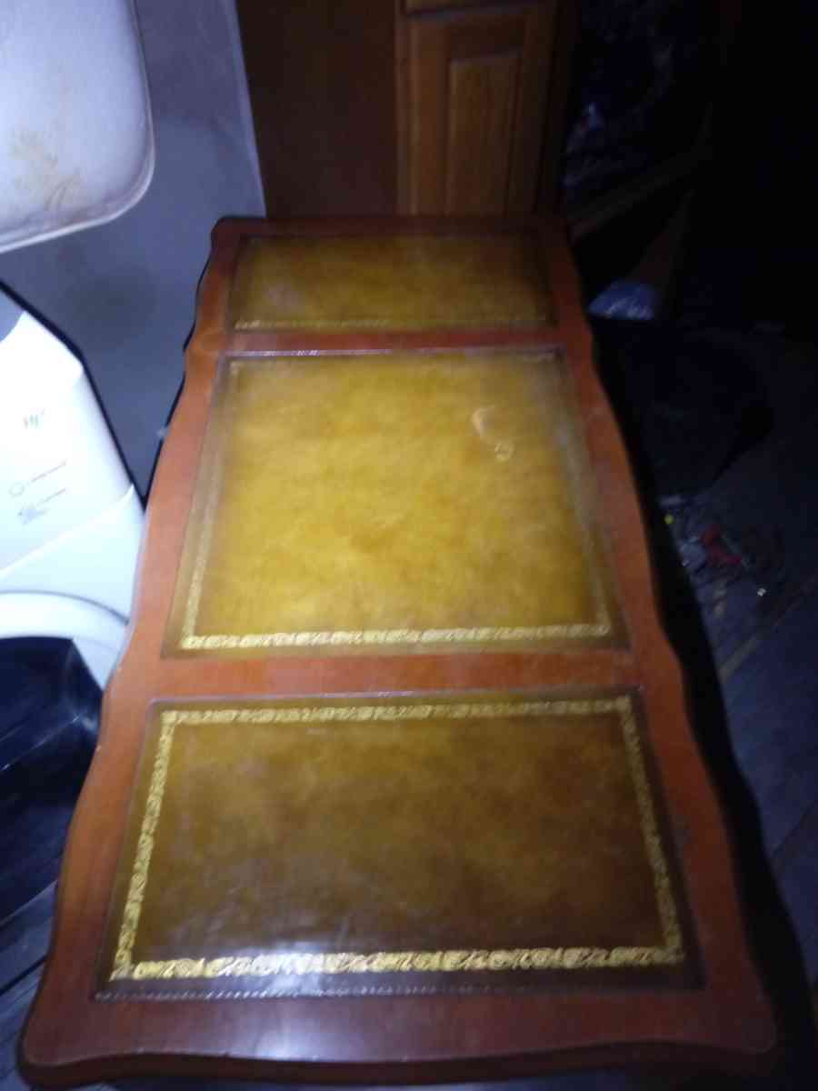 antique desk - Blue Diamond, Nevada - FleaMarketBay