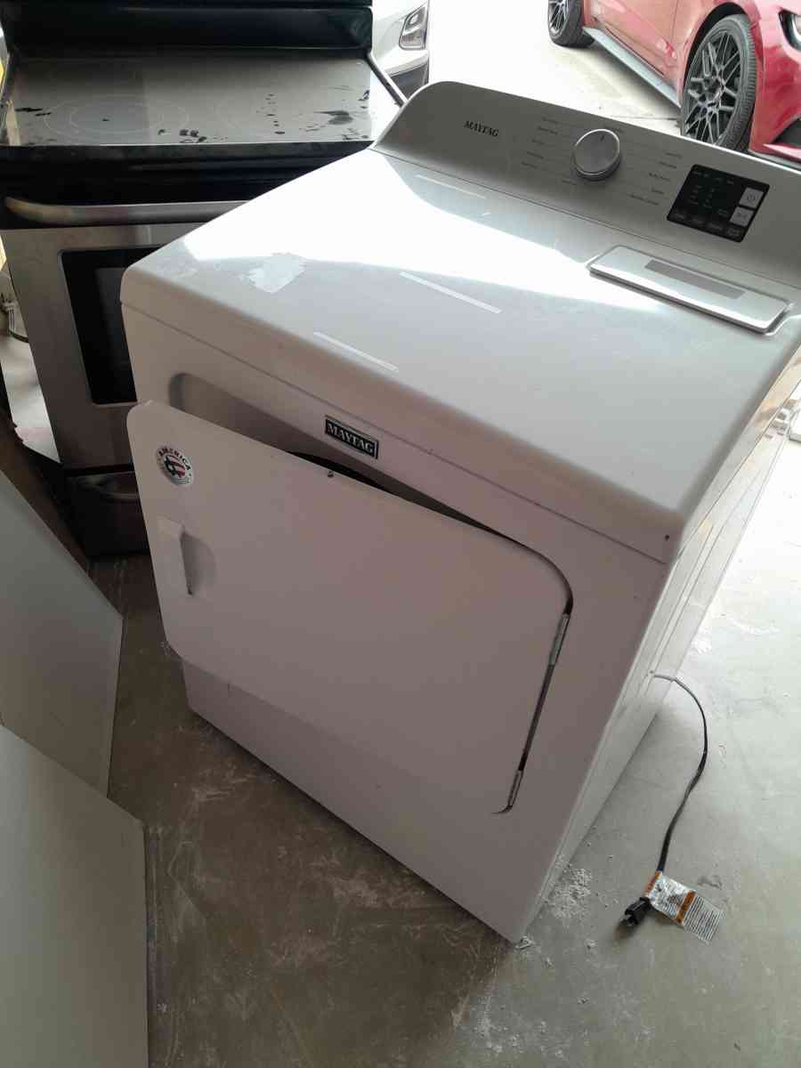 GAS DRYER NEW WHITE ON WHITE WITH - Alpine, Arizona - FleaMarketBay