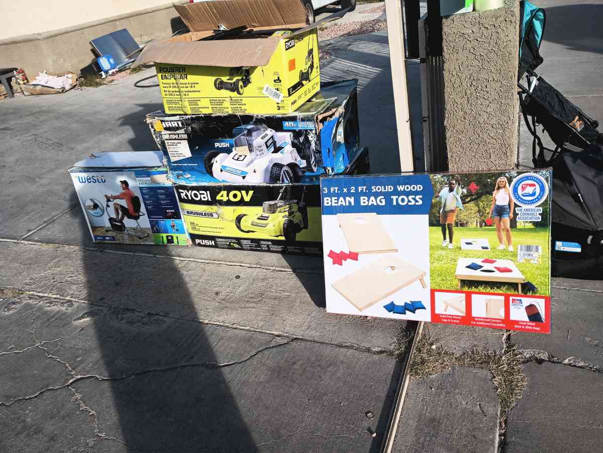 buy one item get one free Amazon pallet sale - Las Vegas, Nevada - FleaMarketBay