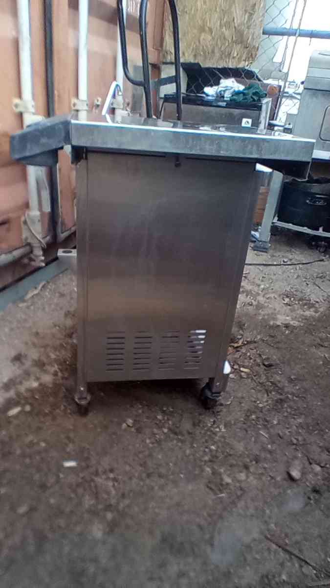 stainless steel small sink - Blue Diamond, Nevada - FleaMarketBay