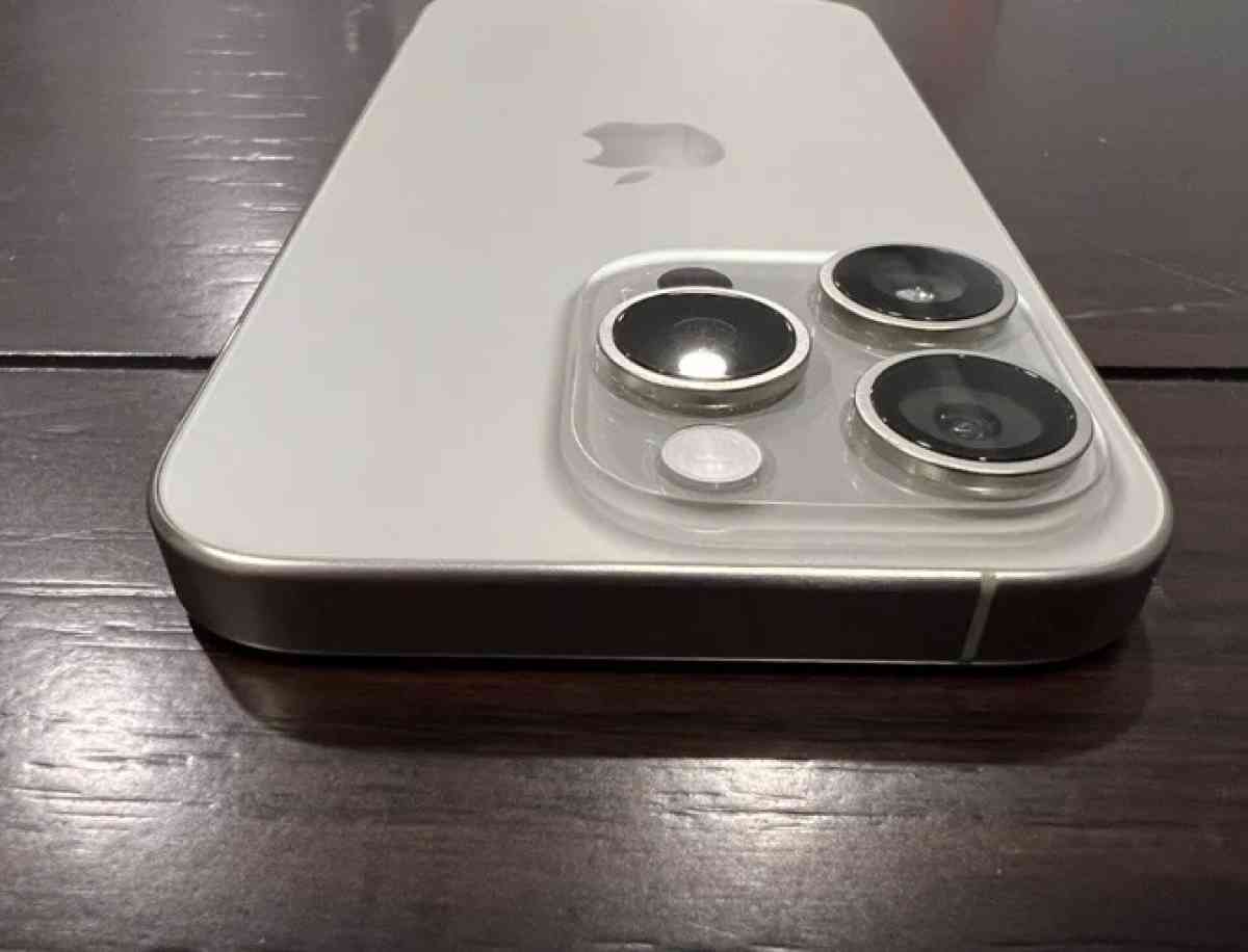 I phone 15 Titanium unlocked - Alicia, Arkansas - FleaMarketBay