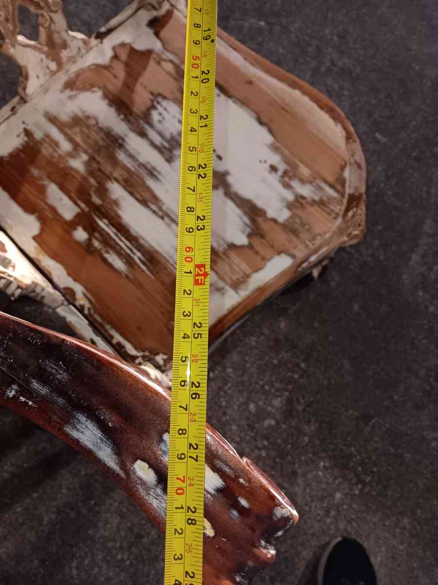 Is solid wood corner chair - Cedar Park, Texas - FleaMarketBay