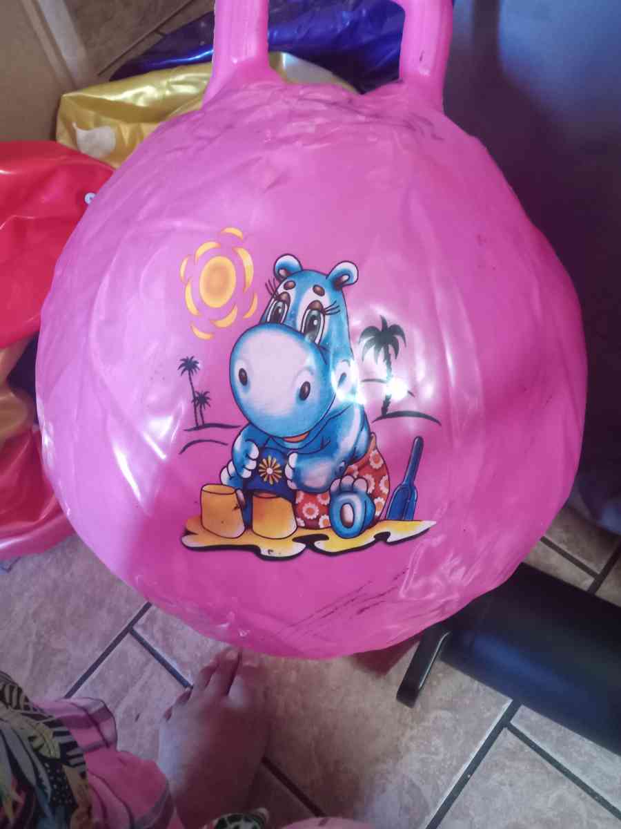 kids bouncy balls - Gastonia, North Carolina - FleaMarketBay