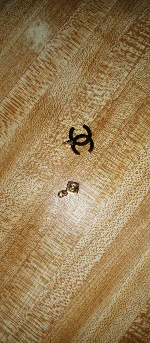 necklaces for a married couple - Abbeville, South Carolina - FleaMarketBay