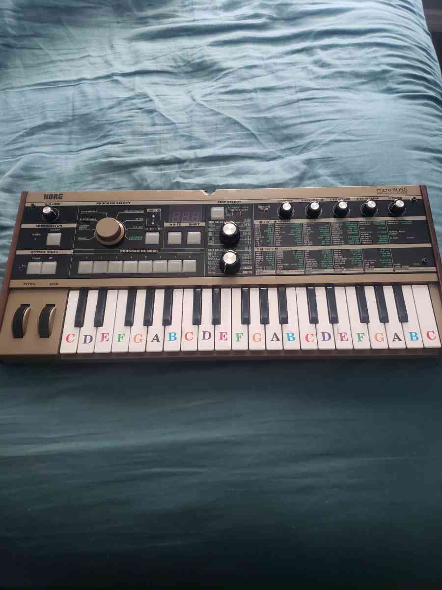 korg microkorg synthesizer