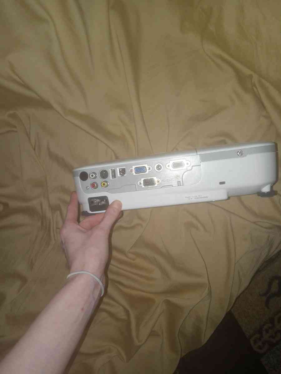 Epson home cinema 3LCD 1080p projector - Cumberland, North Carolina - FleaMarketBay
