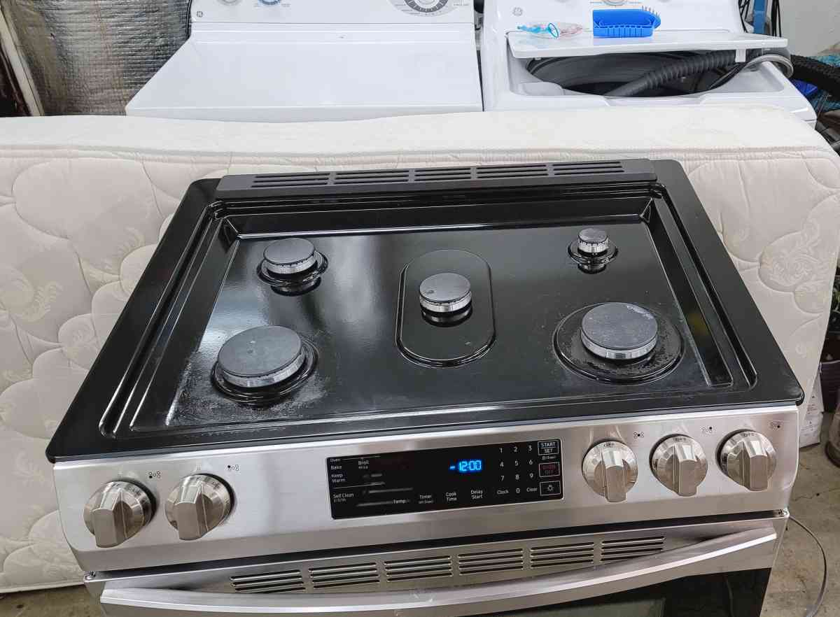 samsung gas stove - Salem, Oregon - FleaMarketBay