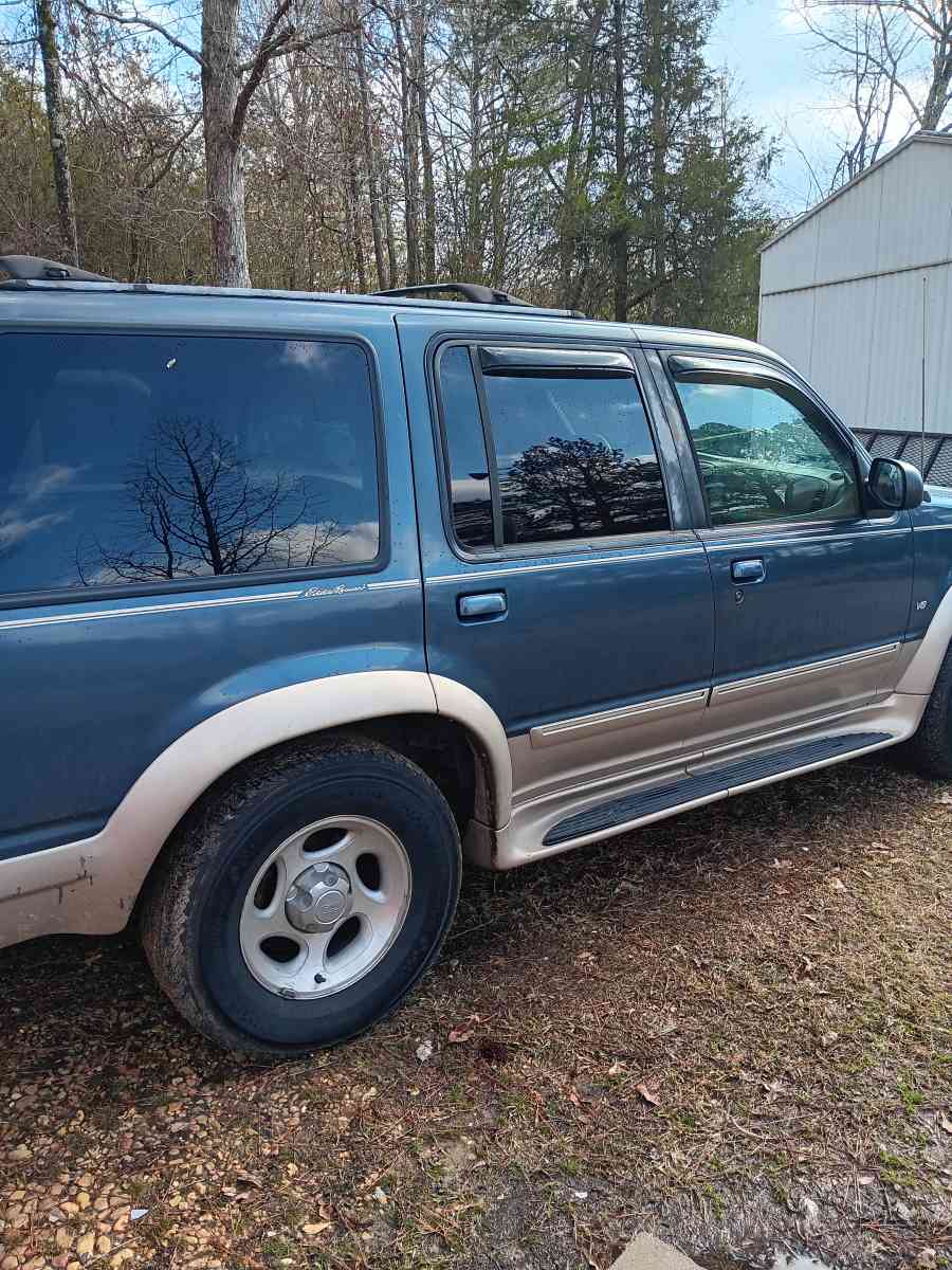 1998 Ford Explorer - Carbon Hill, Alabama - FleaMarketBay