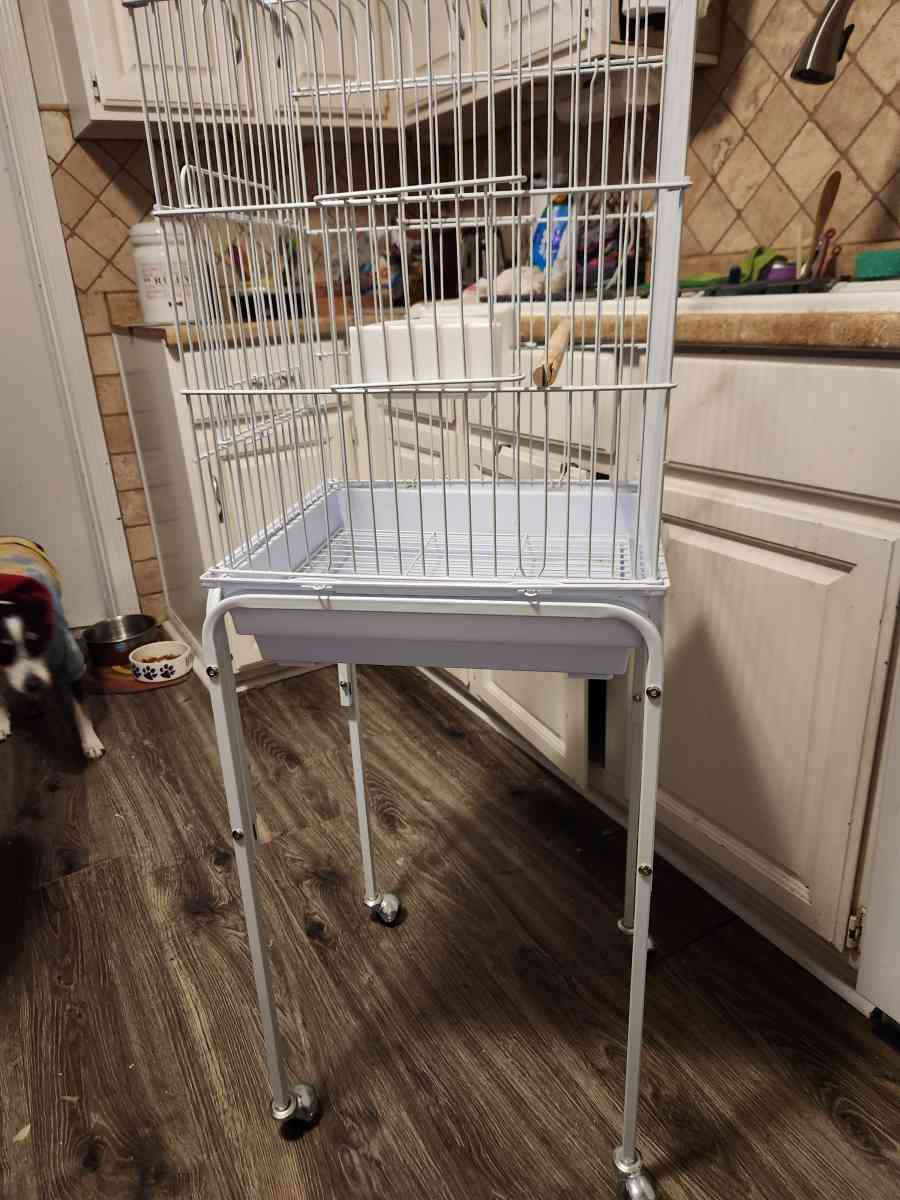 tall white wire birdcage - Agency, Missouri - FleaMarketBay