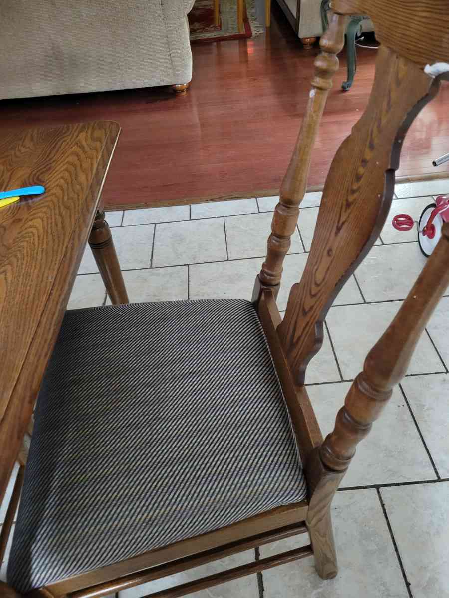 dinner table - Dallas, Texas - FleaMarketBay