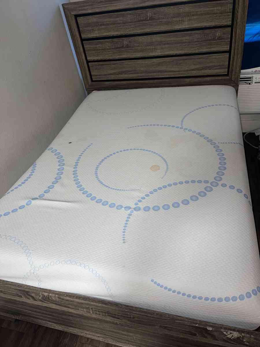 bed set - Chula Vista, California - FleaMarketBay