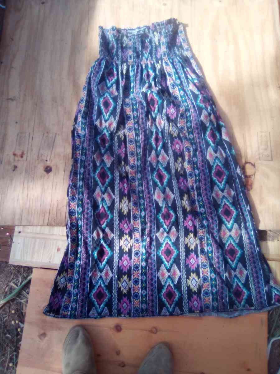 Beautiful loose fitting strapless dress - Twentynine Palms, California