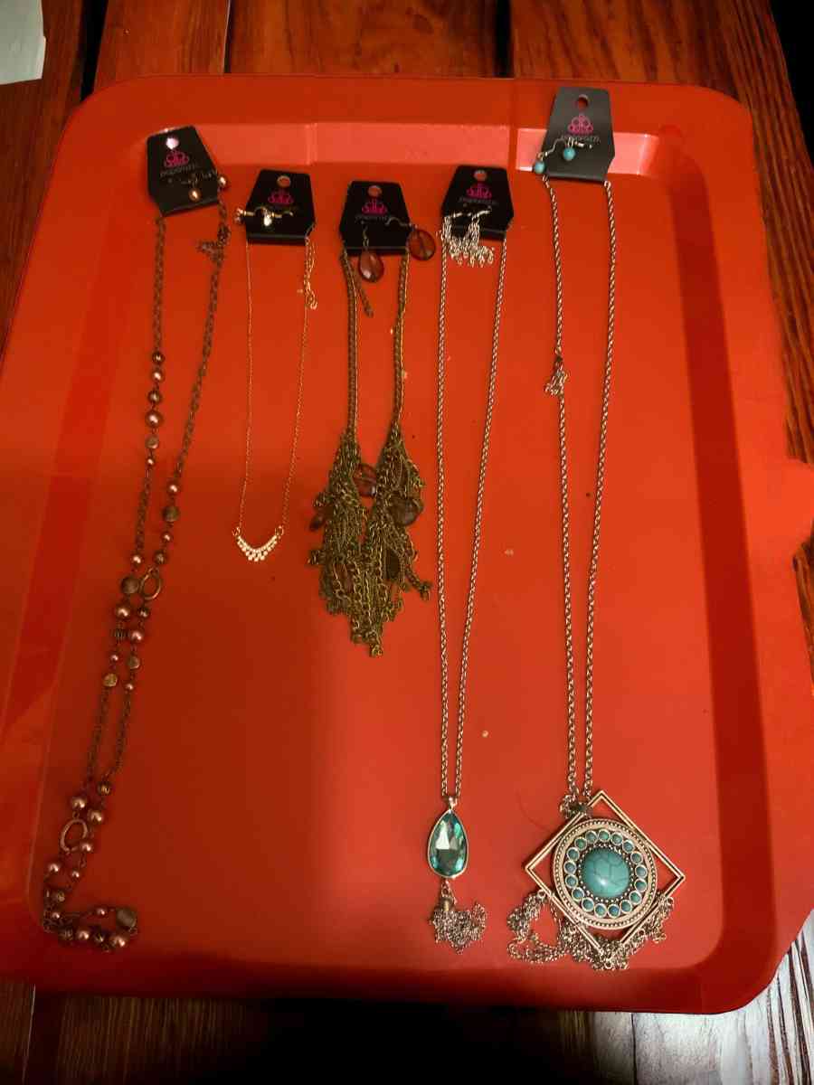 paparazzi bundle necklace w earrings bracelets new - Altoona, Alabama
